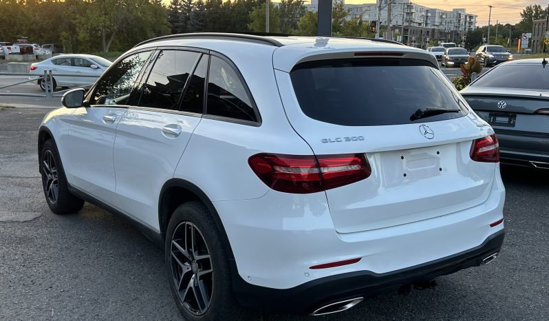 
								Mercedes glc300 full									