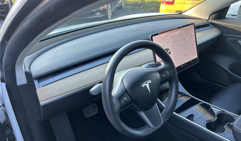 
								Tesla 3 full									