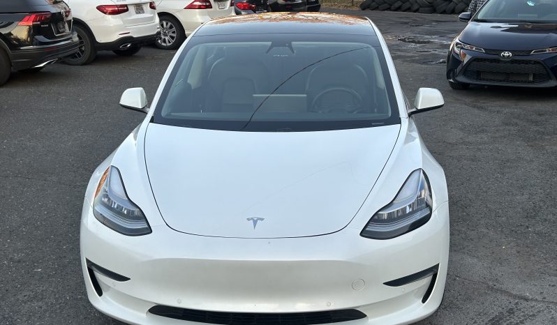 
								Tesla model 3 full									