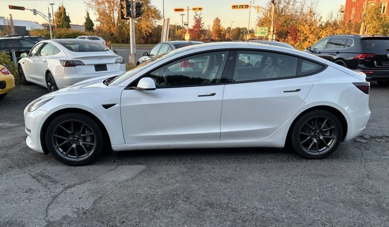 
								Tesla model 3 full									