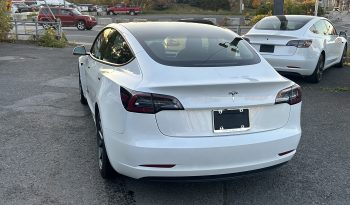 
									Tesla model 3 full								