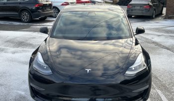 
									Tesla model 3 full								