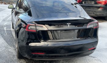 
									Tesla model 3 full								