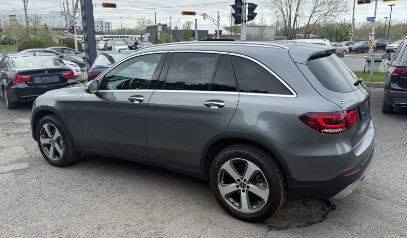 
								Mercedes glc300 full									