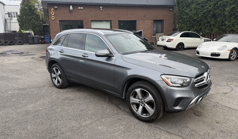
								Mercedes glc300 full									