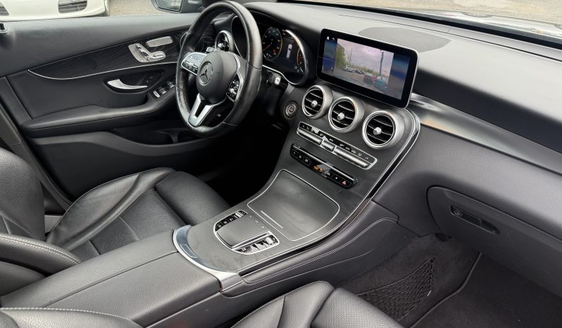 
								Mercedes glc300 full									