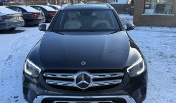 
									Mercedes glc300 4matic full								