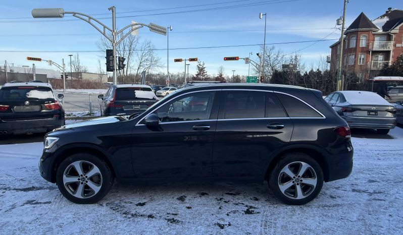
								Mercedes glc300 4matic full									