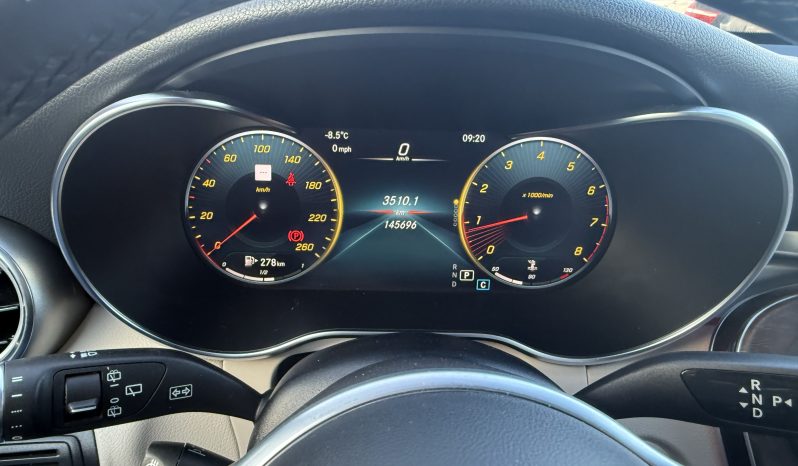 
								Mercedes glc300 4matic full									