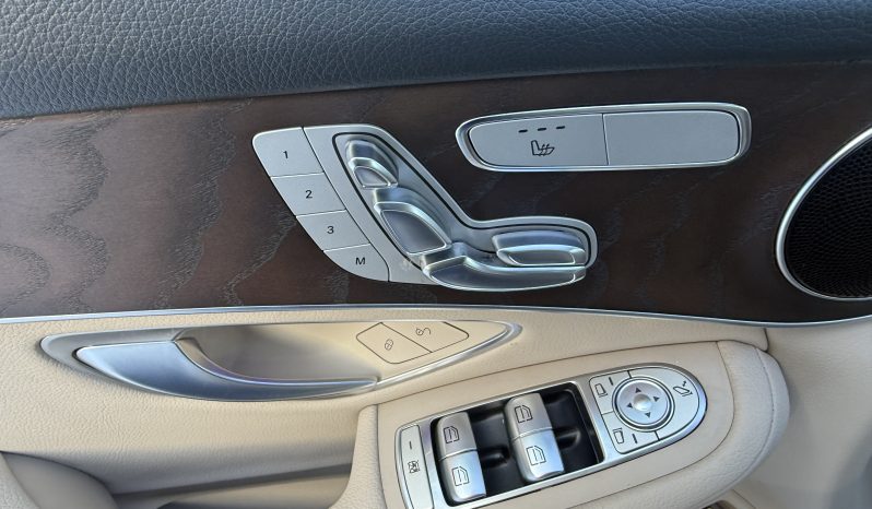 
								Mercedes glc300 4matic full									